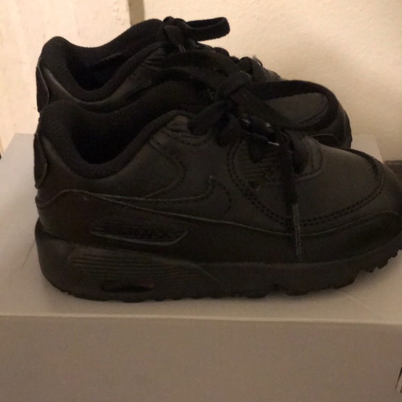 Black Nike Air Max’s (Toddler) - Picture 3 of 4